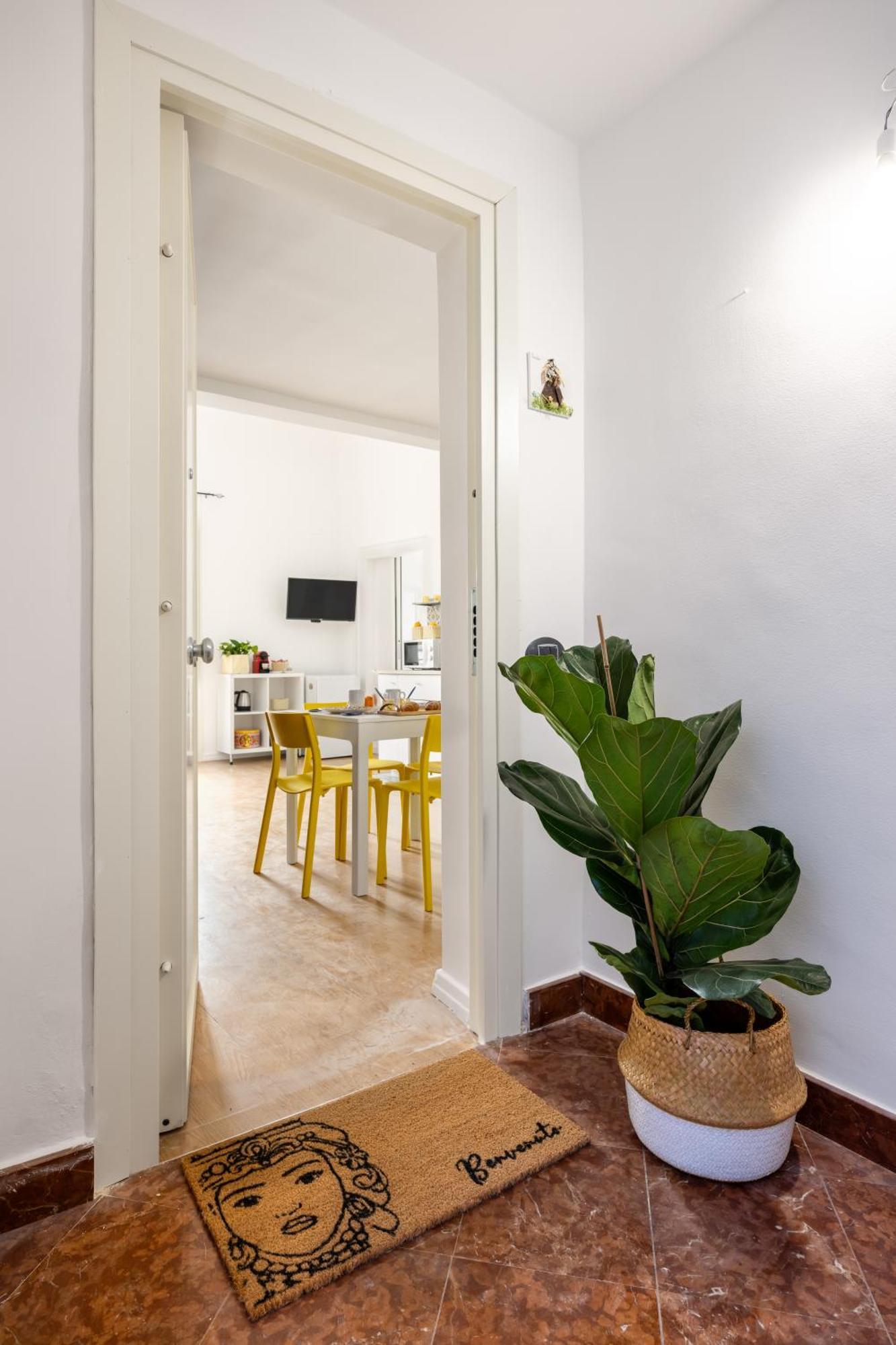 Agata E Rosalia 2 Bedroom Flat At The Quattro Canti Palermo Buitenkant foto