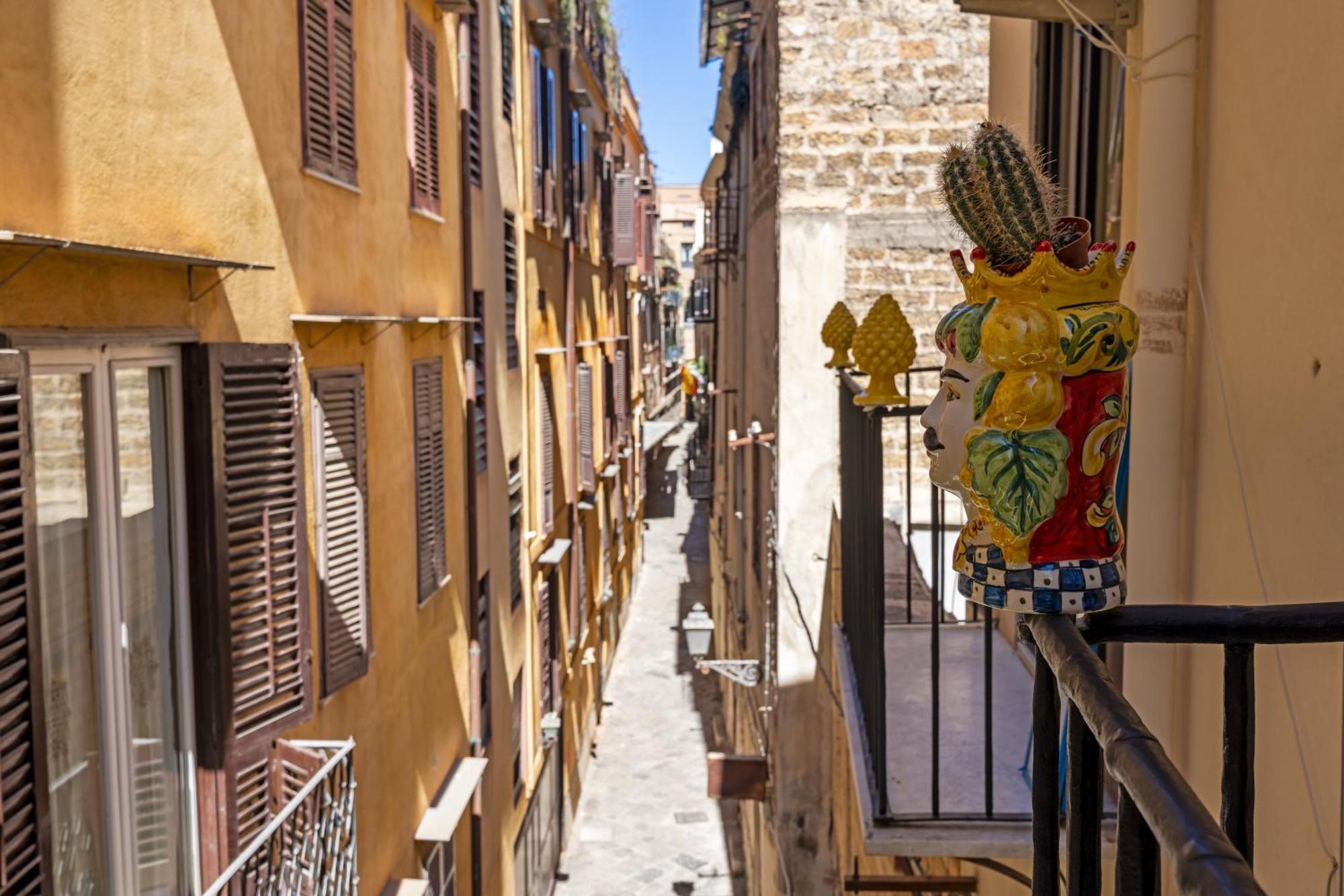 Agata E Rosalia 2 Bedroom Flat At The Quattro Canti Palermo Buitenkant foto