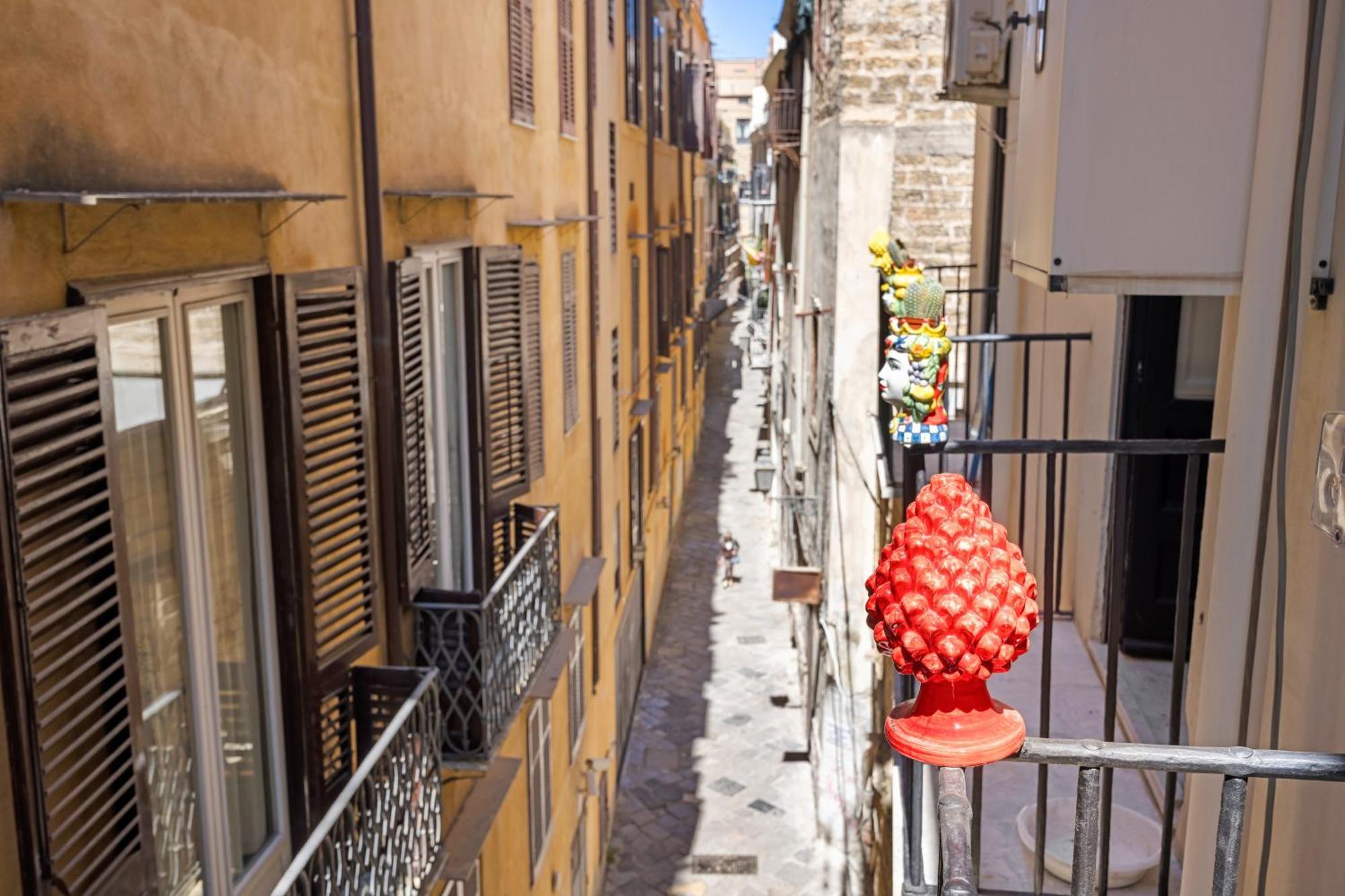 Agata E Rosalia 2 Bedroom Flat At The Quattro Canti Palermo Buitenkant foto